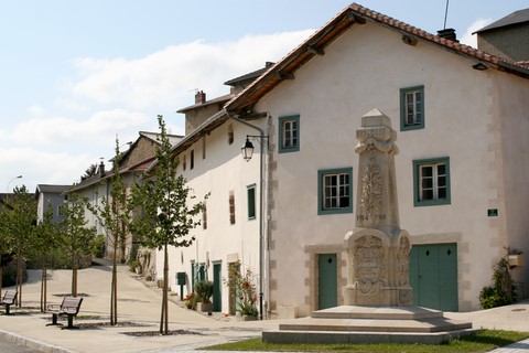 Saint-Priest-Taurion - bourg