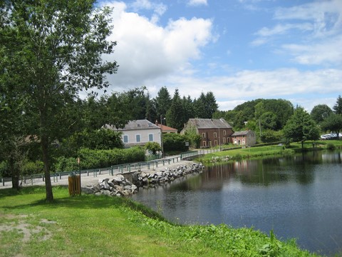 Saint-Sulpice-Laurière - moulin de la Papeterie