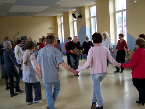 Saint-Léger-la-Montagne - atelier danse folk
