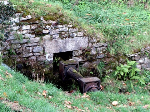 La-Jonchère-Saint-Maurice - moulin du Verger - axe roue 